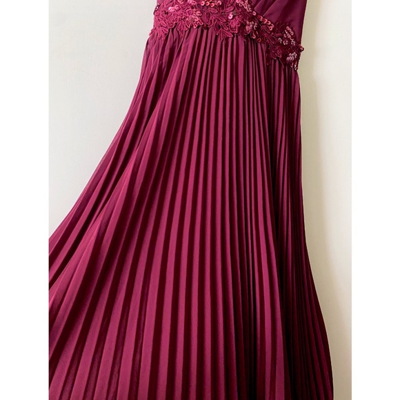 Formal Burgundy Maxi Dress - Picture 3 of 4